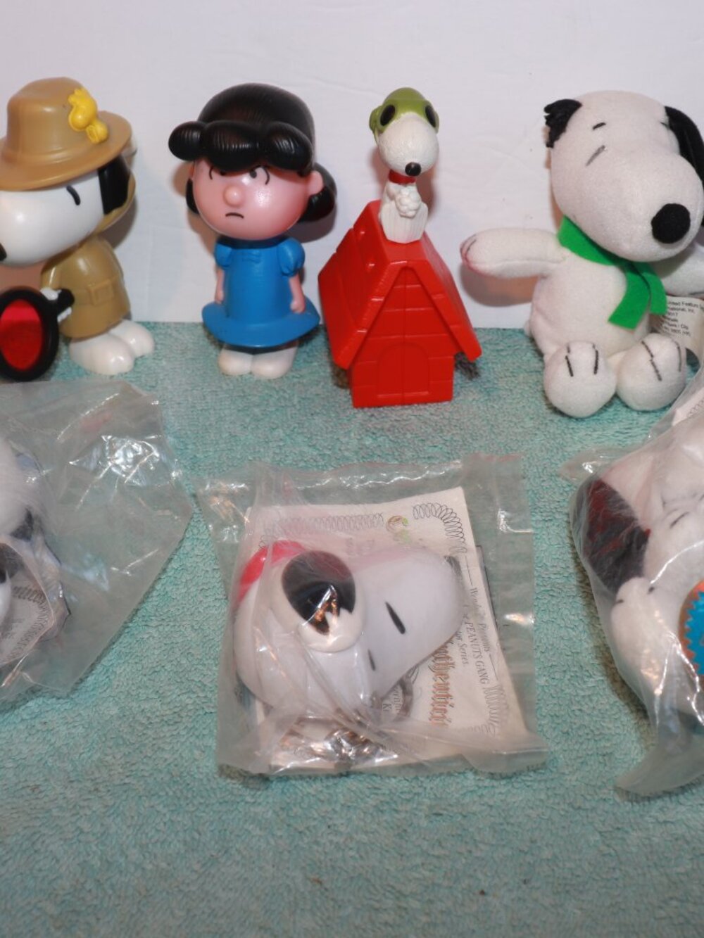 Lot of 7 Peanuts Snoopy Plush and Toys